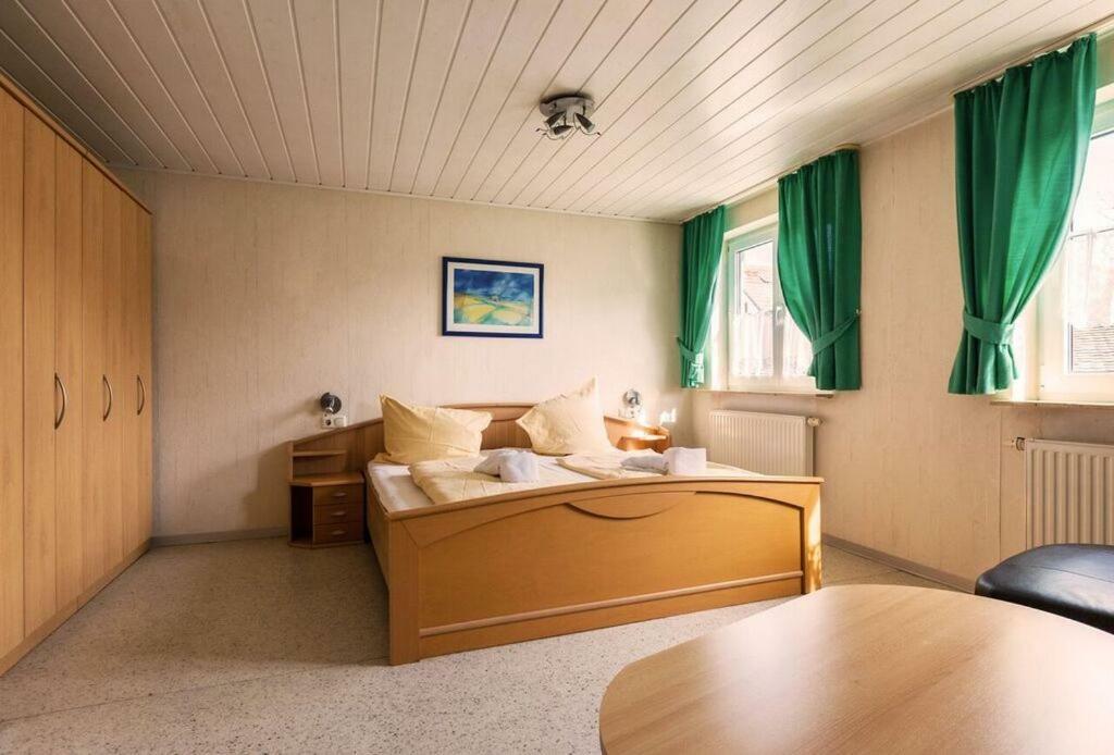 Pension Goldene Mitte Gross-Zimmern Luaran gambar