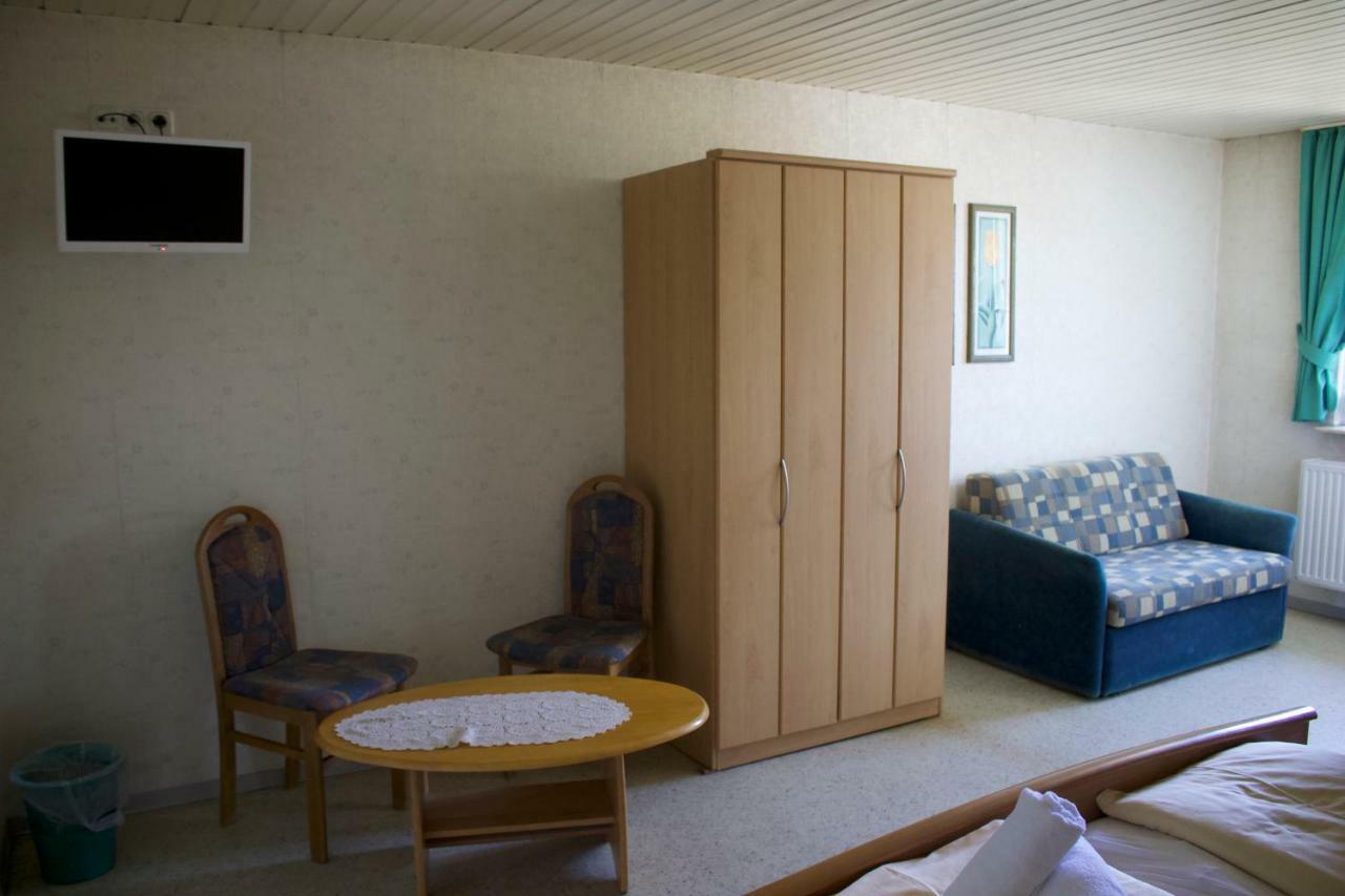 Pension Goldene Mitte Gross-Zimmern Luaran gambar