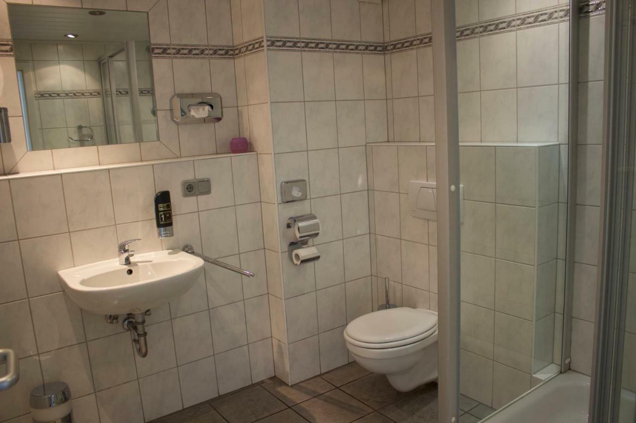 Pension Goldene Mitte Gross-Zimmern Luaran gambar